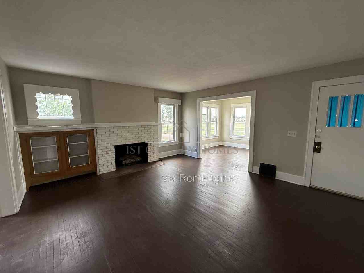 301 Roslyn Ave Nw #303 - Photo 7 of 50