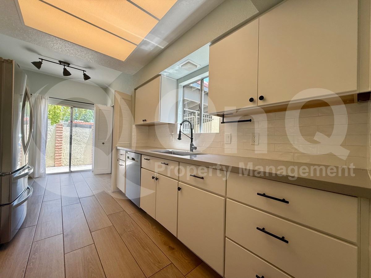 4322 N 28th Way - Photo 4 of 18
