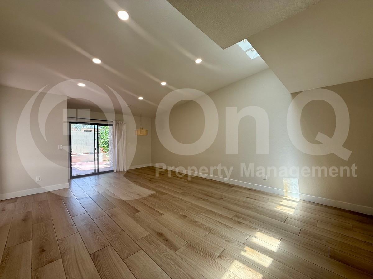 4322 N 28th Way - Photo 5 of 18