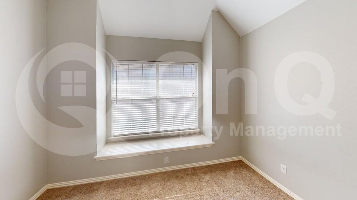 4536 Brenda Dr - Photo 7 of 28