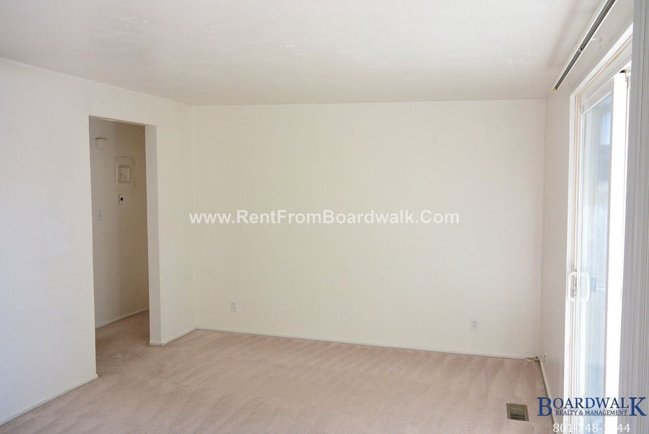 4637 W Harman Dr #2 - Photo 4 of 20
