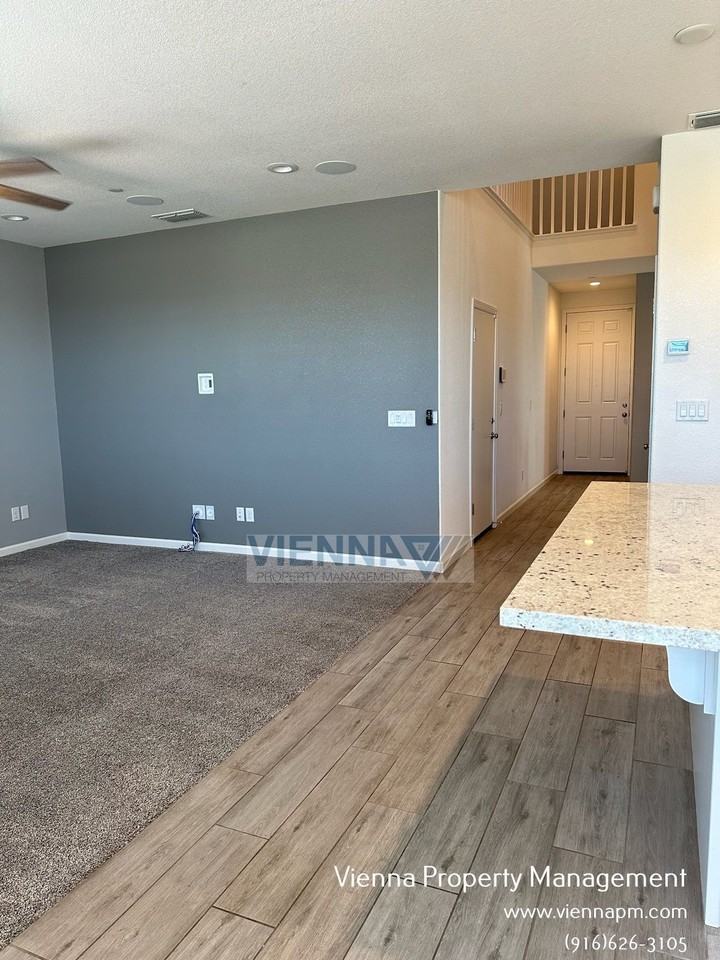 1347 Larkspur Dr - Photo 5 of 36