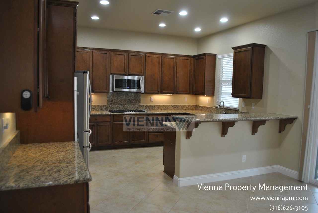 2101 Harpford Dr - Photo 7 of 27