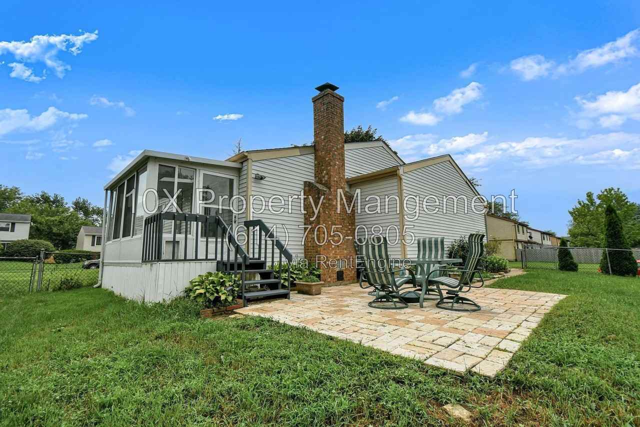 6484 Lanercost Rd - Photo 4 of 34
