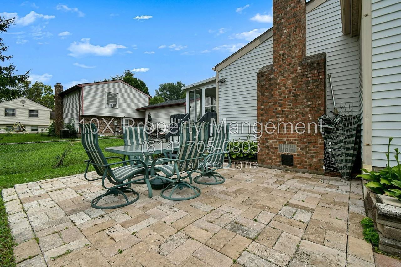 6484 Lanercost Rd - Photo 5 of 34