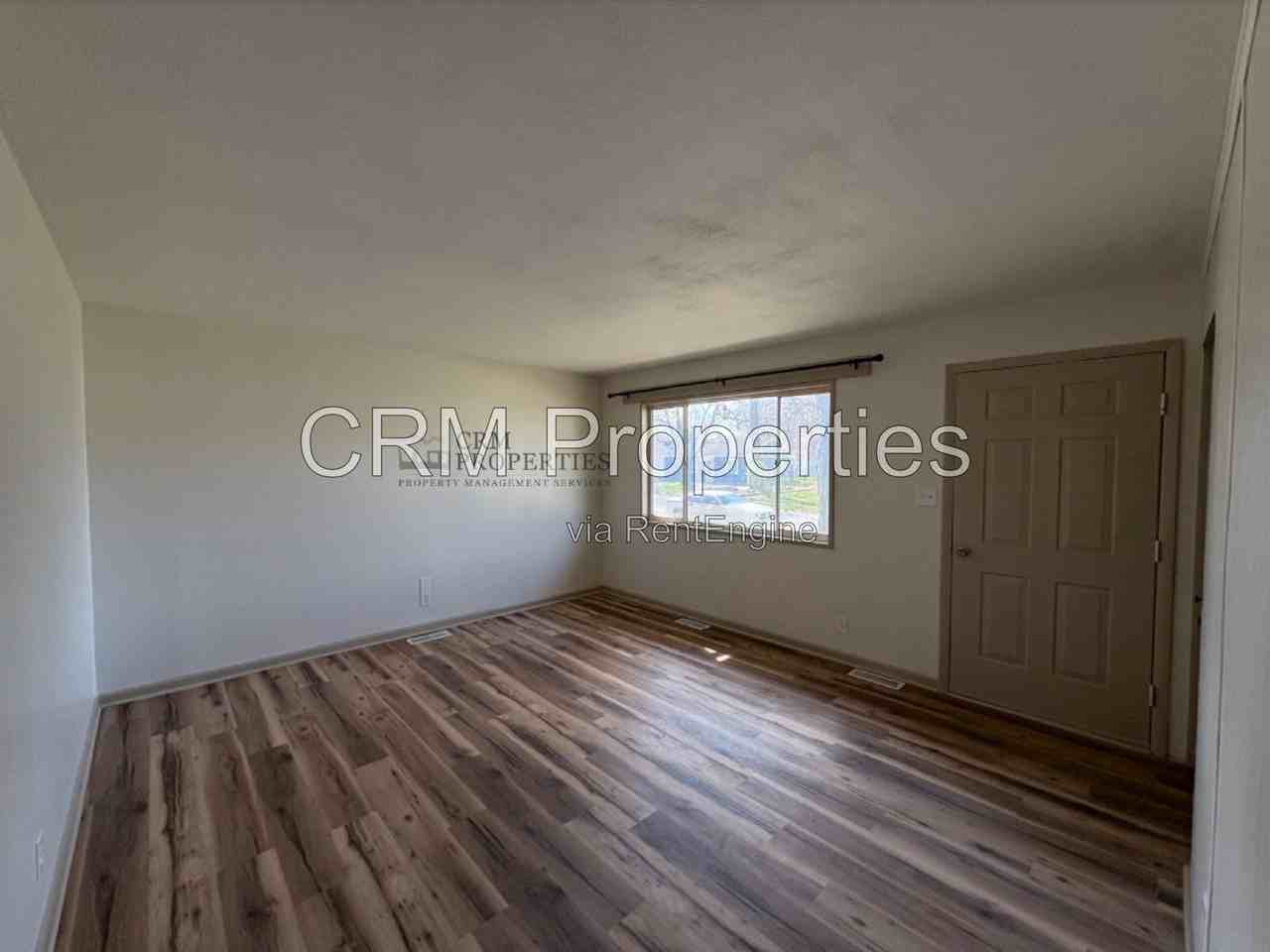 1936 Lynwood Dr - Photo 5 of 21