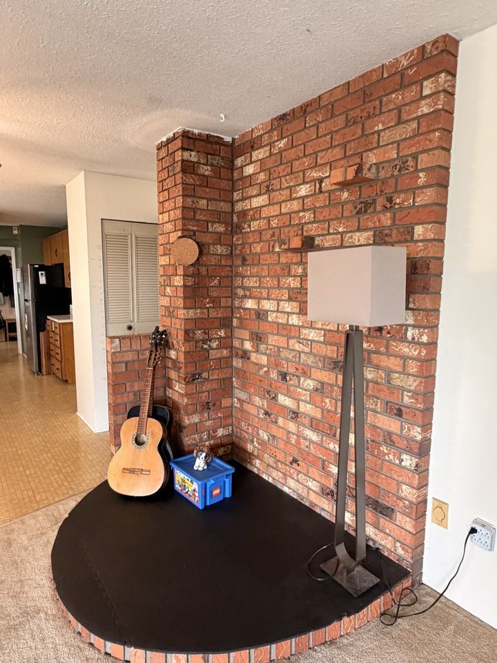 425 Decaire Street - Photo 2 of 10