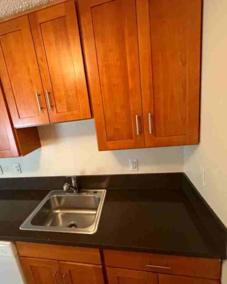 Cha-Ray Apartments - Photo 3 of 18