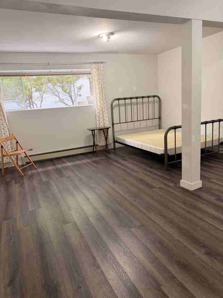 7920 Reigate Road - Photo 2 of 10