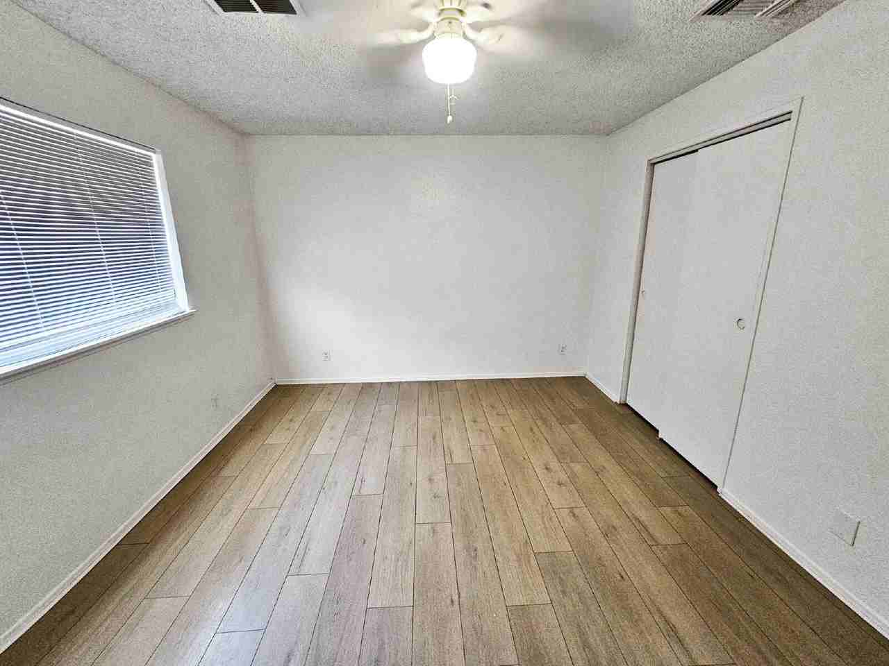 201 S Sunset St #B - Photo 6 of 16