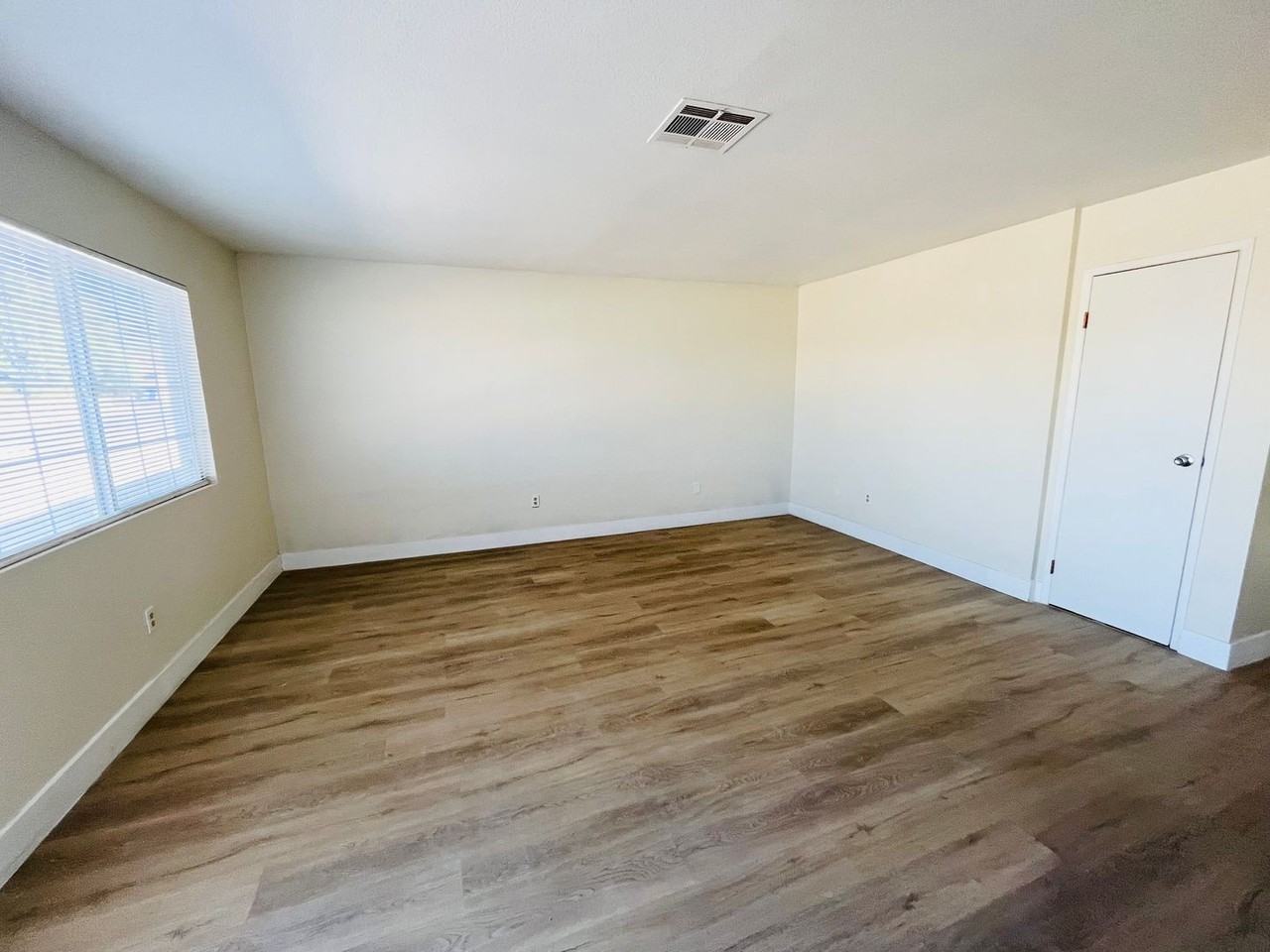 2572 W Main St - Photo 3 of 9
