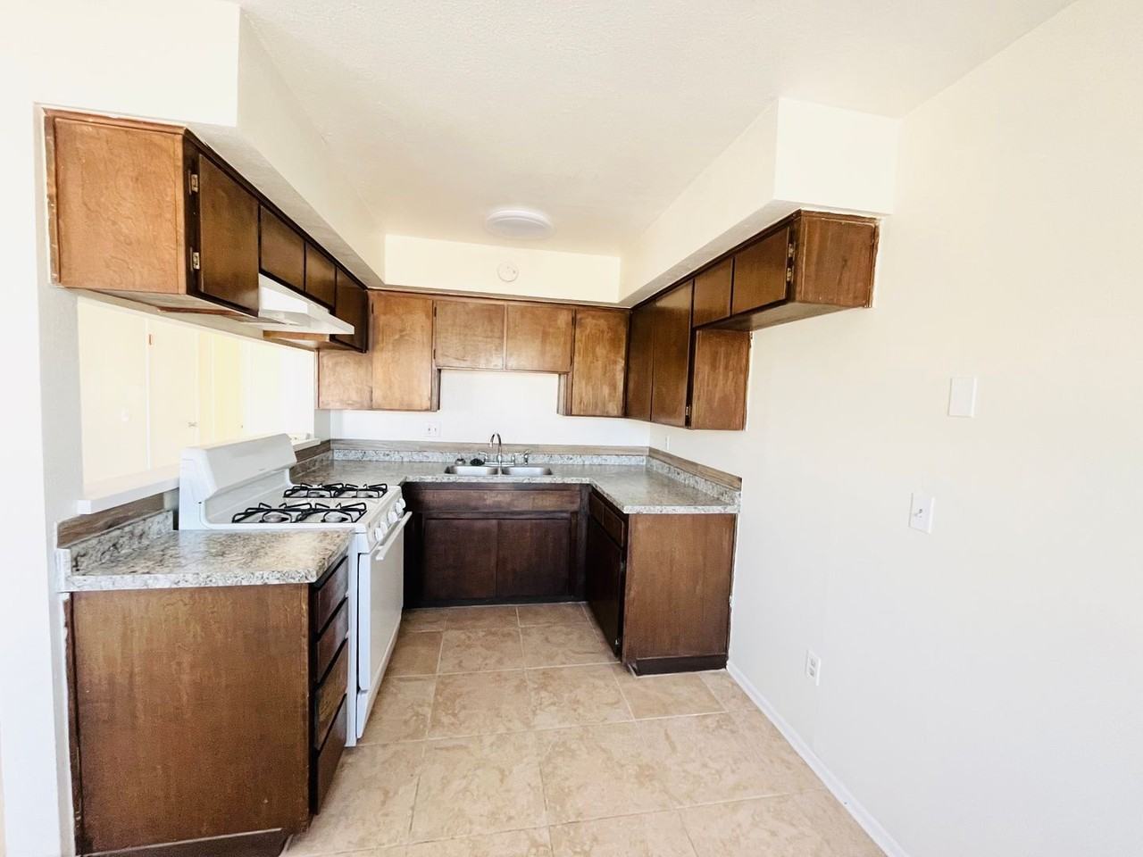 2572 W Main St - Photo 4 of 9
