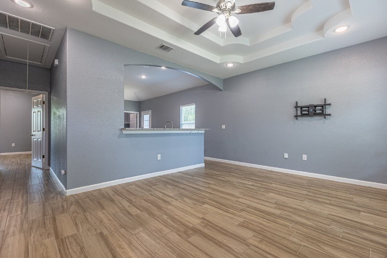 479 Corliss - Photo 5 of 33