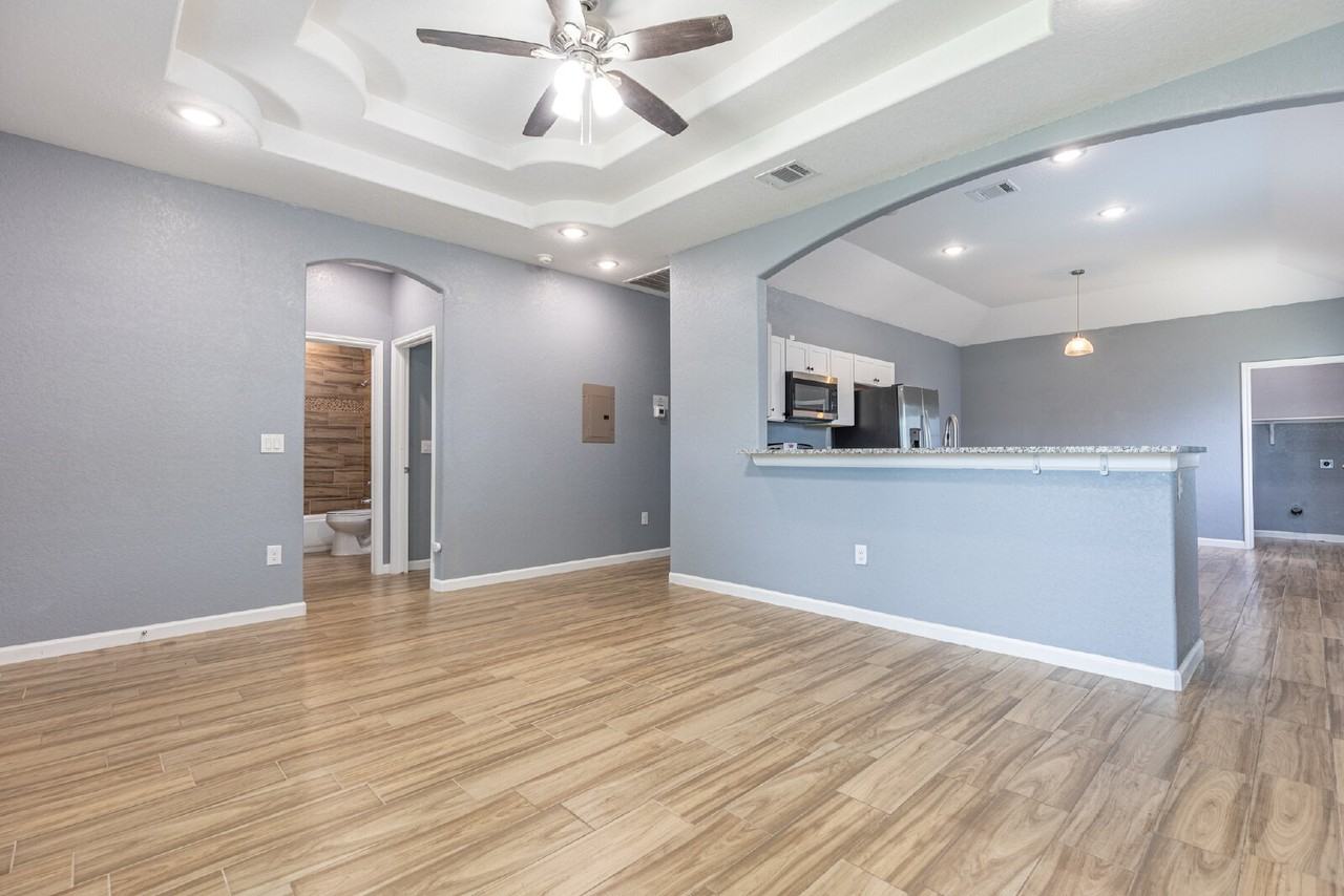 479 Corliss - Photo 6 of 33