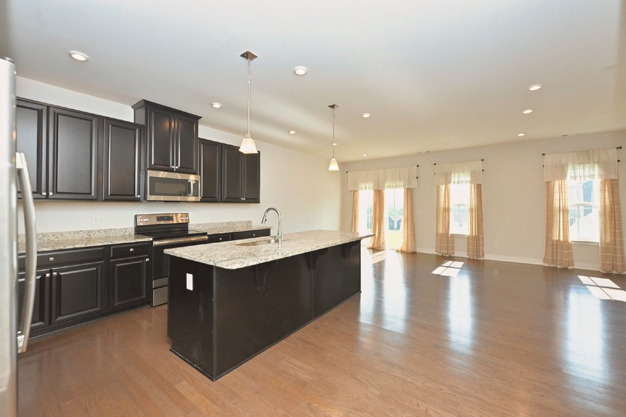 266 Dartmoor Pl - Photo 7 of 50