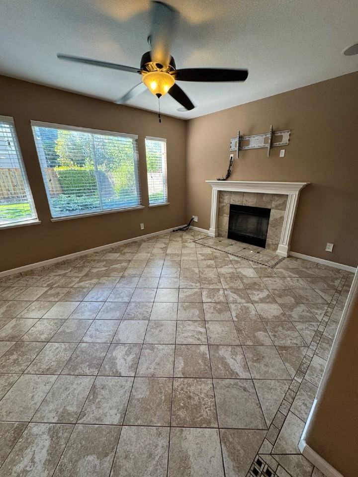 1185 Shadowcliff Ct - Photo 7 of 24