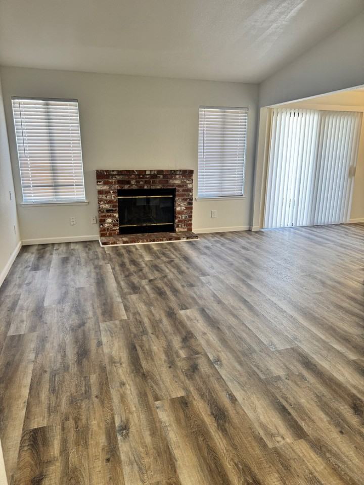 3035 Colony Park Dr - Photo 4 of 24