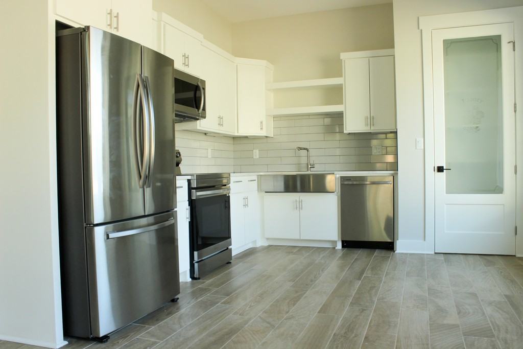 1905 Greenleaf St - Photo 2 of 16
