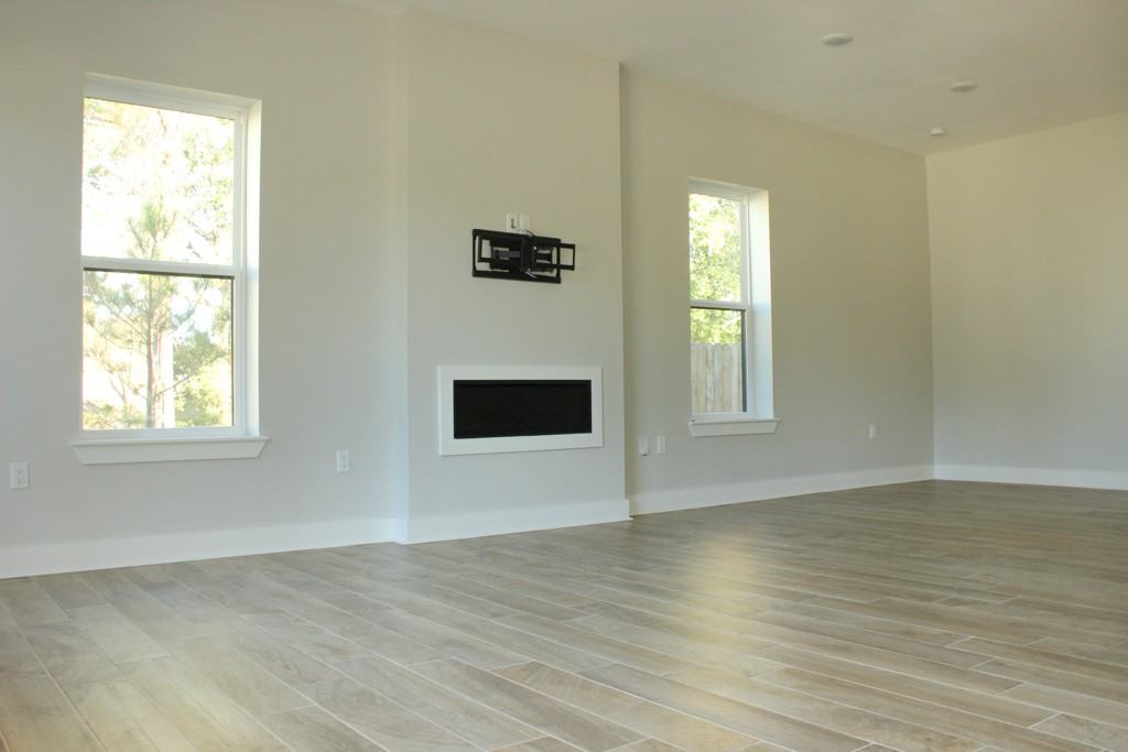 1905 Greenleaf St - Photo 3 of 16