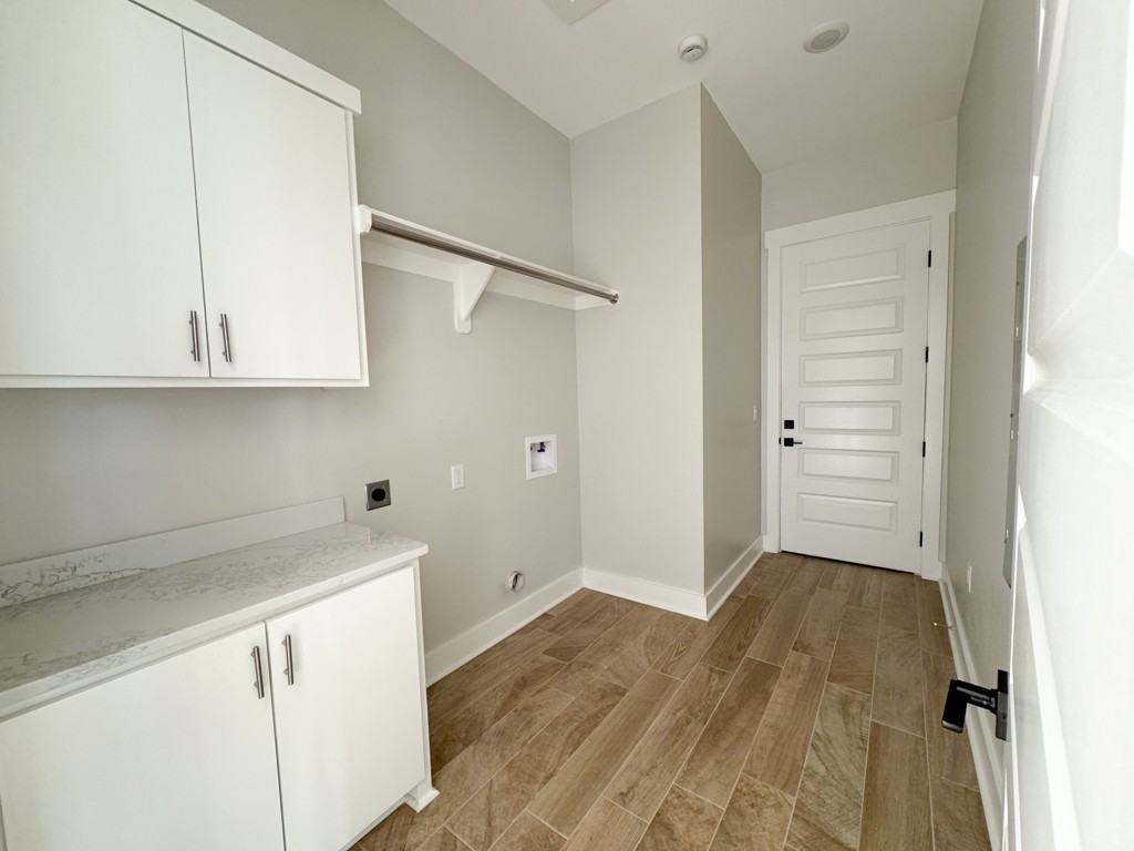 1905 Greenleaf St - Photo 5 of 16