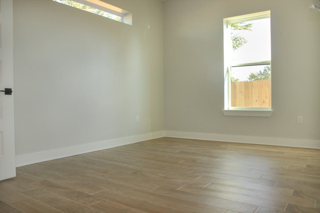 1905 Greenleaf St - Photo 6 of 16