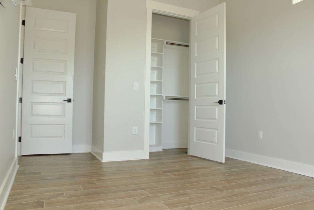 1905 Greenleaf St - Photo 7 of 16