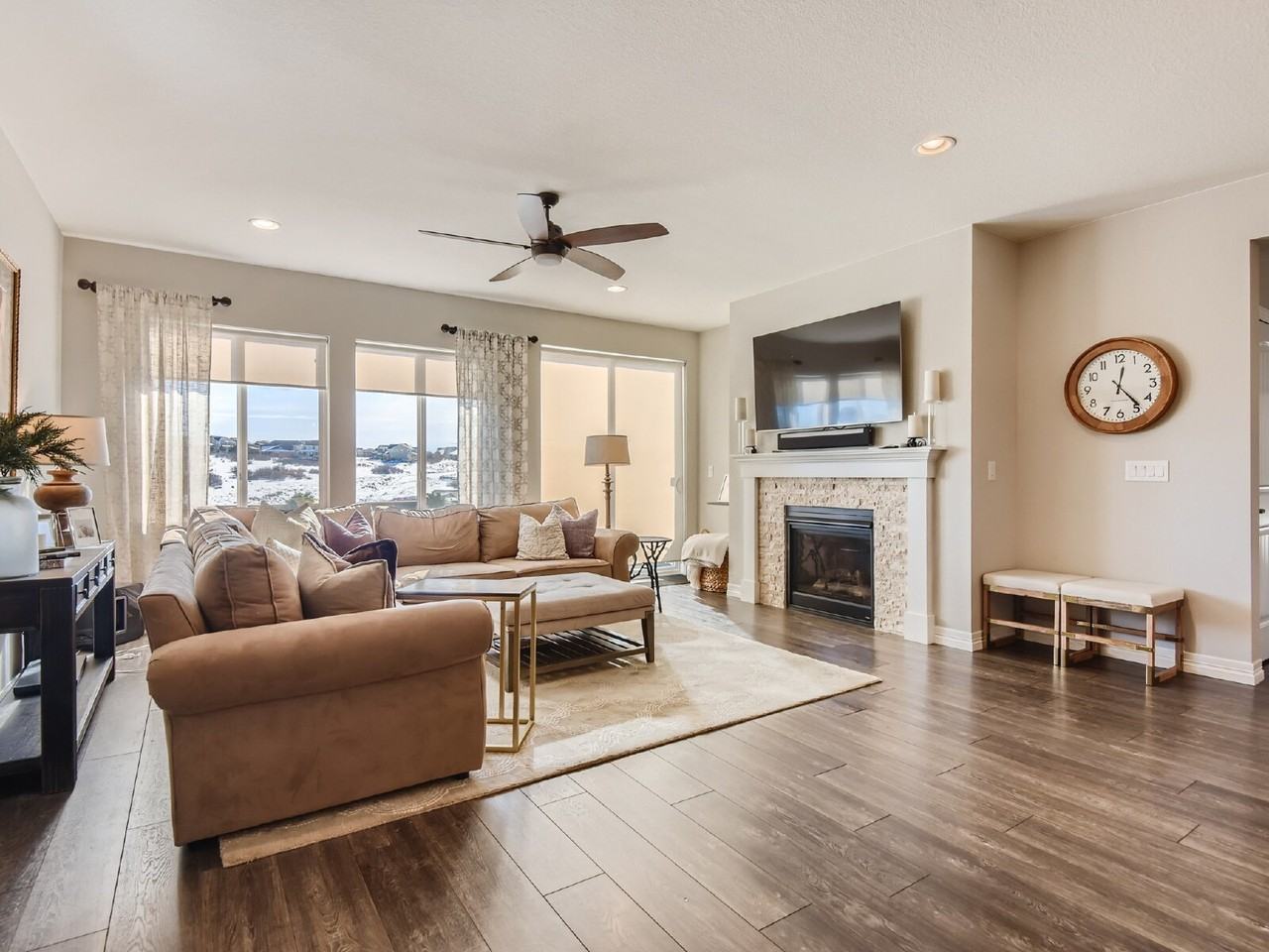 4034 Spanish Oaks Ct - Photo 3 of 28