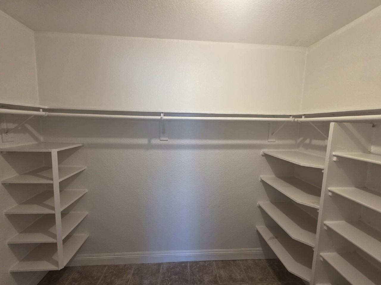 2044 Harvard St Apt B - Photo 3 of 5