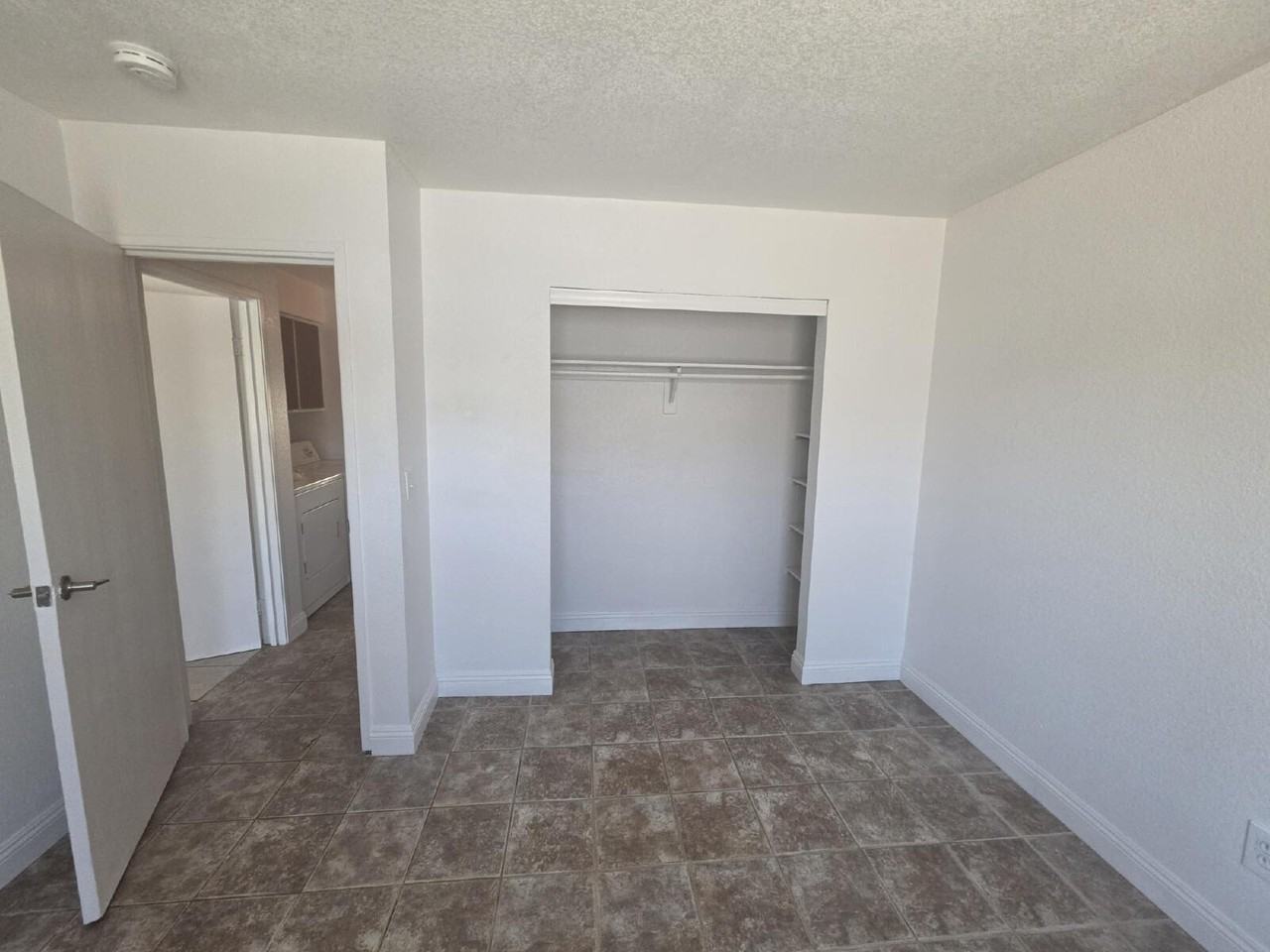 2044 Harvard St Apt B - Photo 5 of 5
