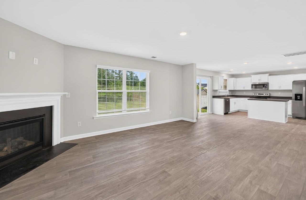 2025 Longshadow St - Photo 2 of 39