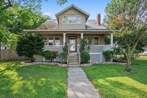 featured image of 207 Marquette St
