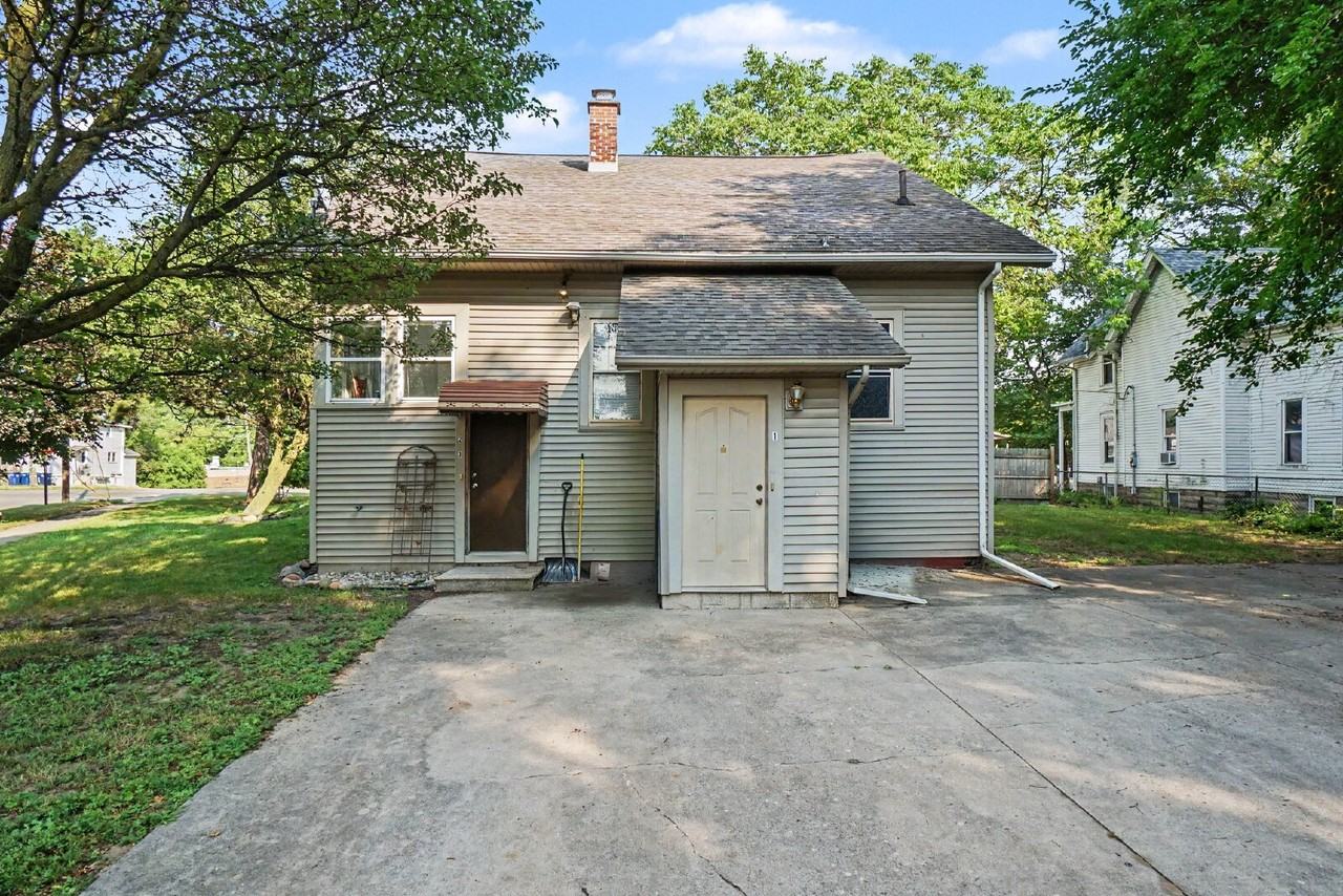 207 Marquette St - Photo 2 of 15