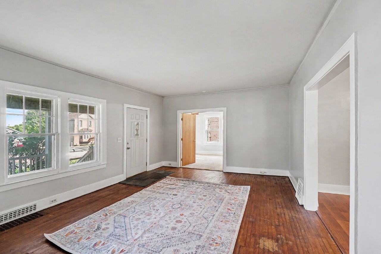 207 Marquette St - Photo 4 of 15