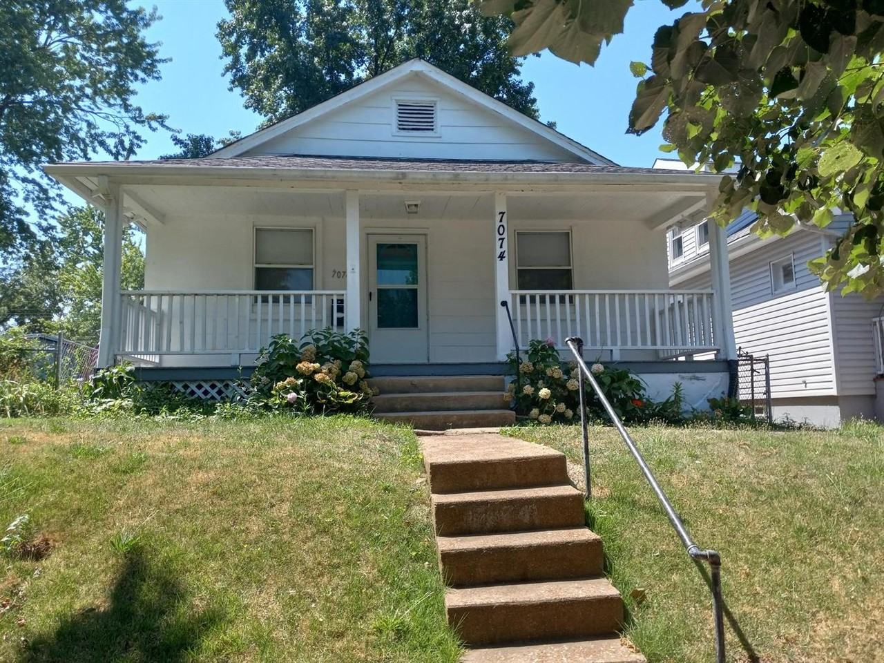 7074 Sutherland Ave - Photo 4 of 15