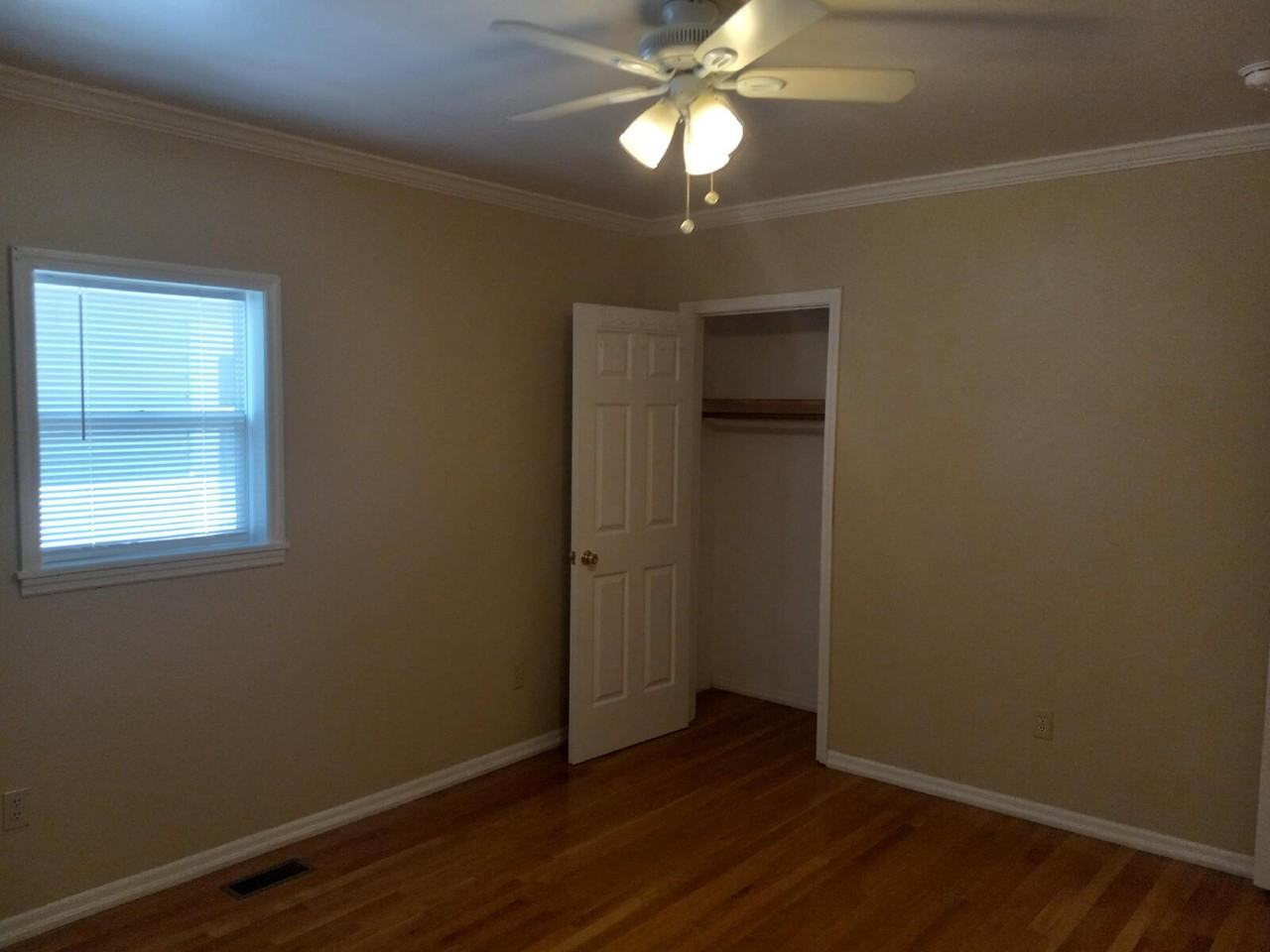 7074 Sutherland Ave - Photo 7 of 15