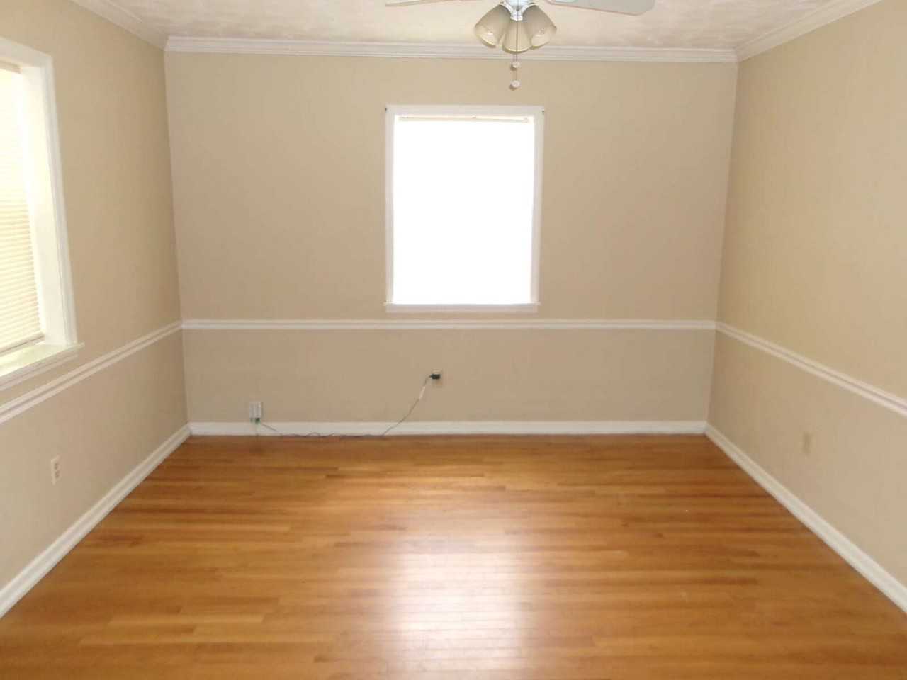 7074 Sutherland Ave - Photo 2 of 17