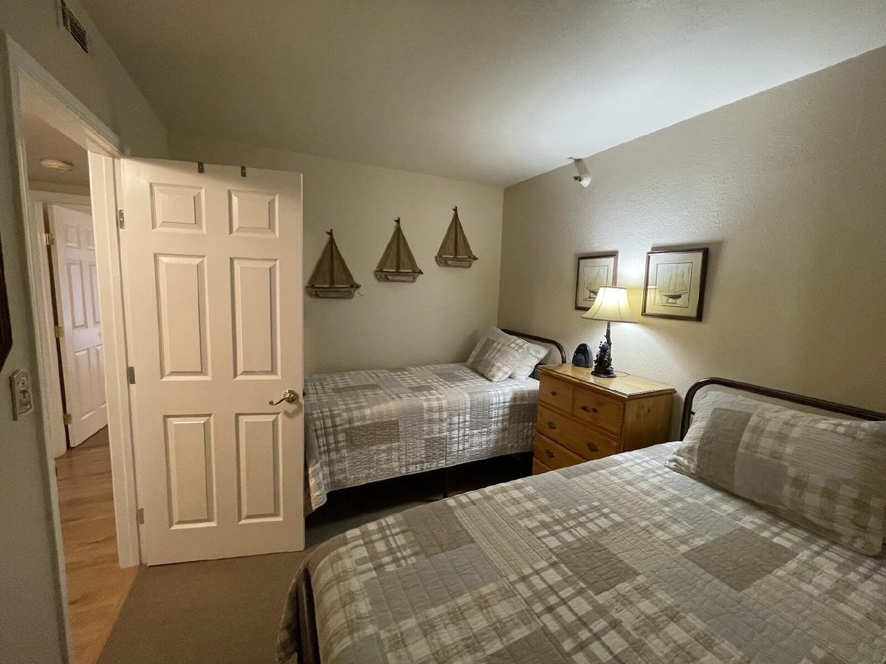 759C Boulder Ct - Photo 3 of 12