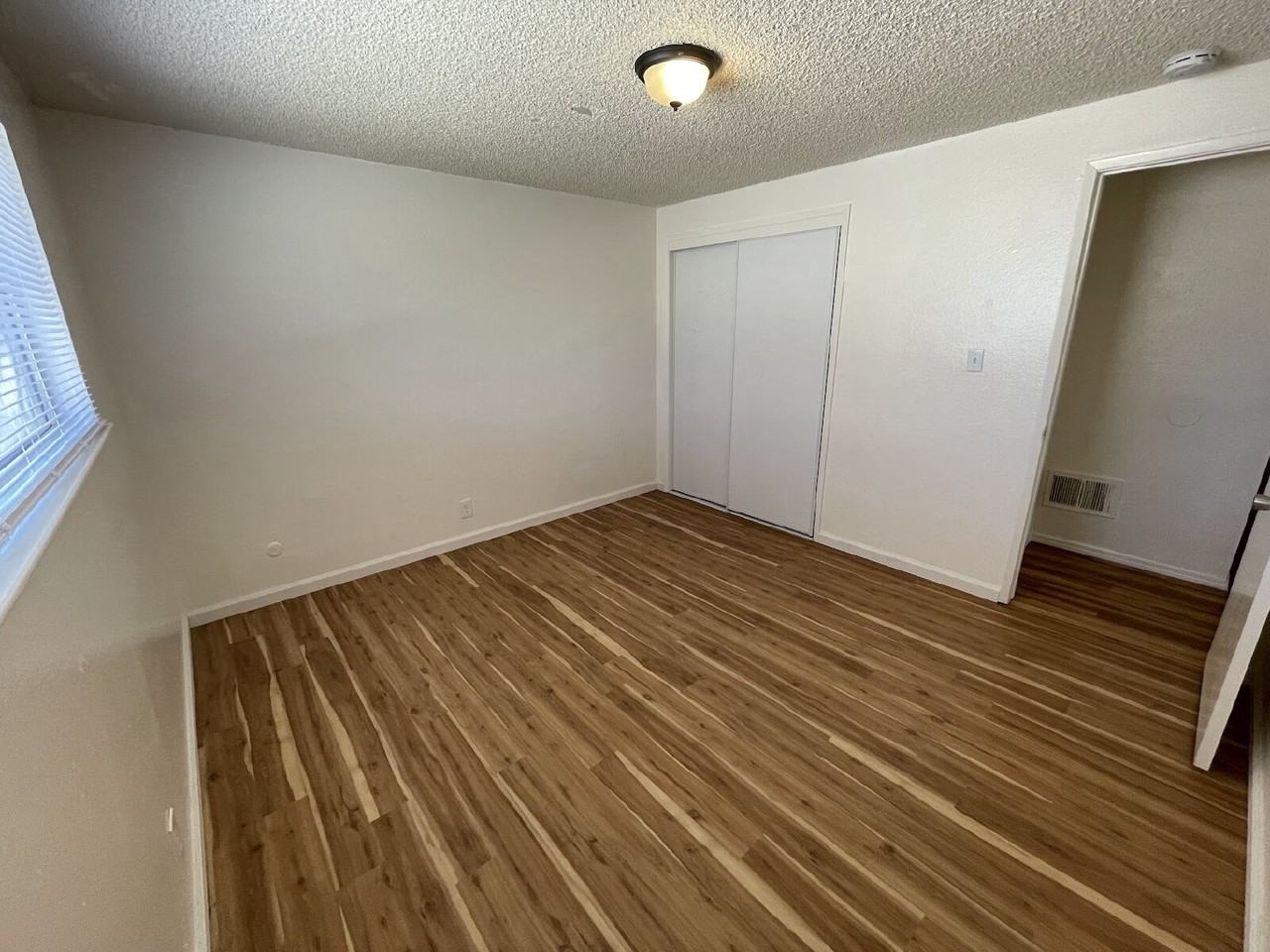 3426 Woodside Dr Apt 3 - Photo 3 of 8