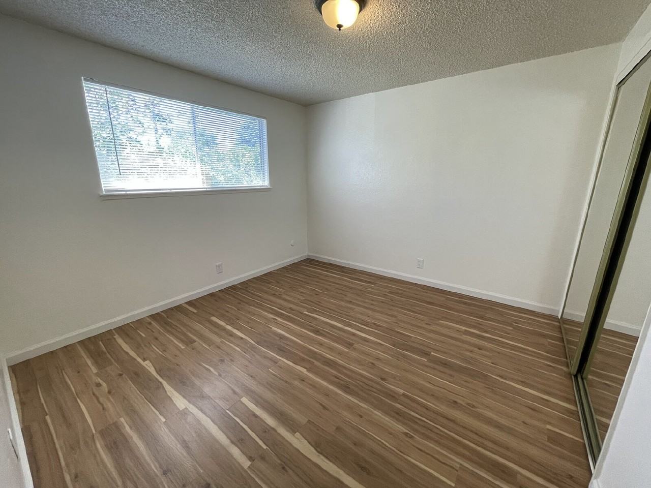 3426 Woodside Dr Apt 3 - Photo 4 of 8