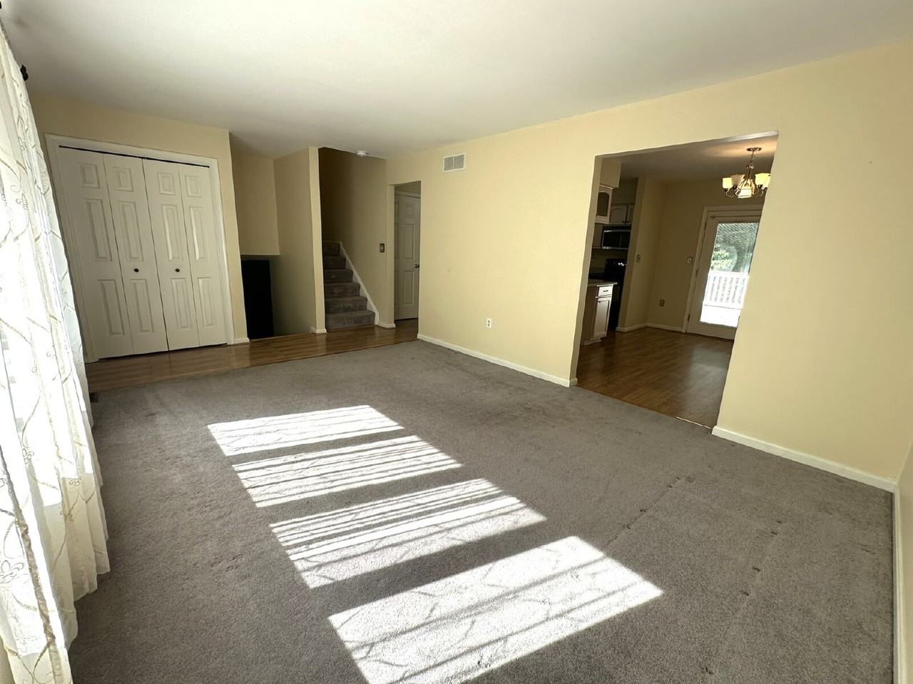 656 Alpine Ln - Photo 4 of 28