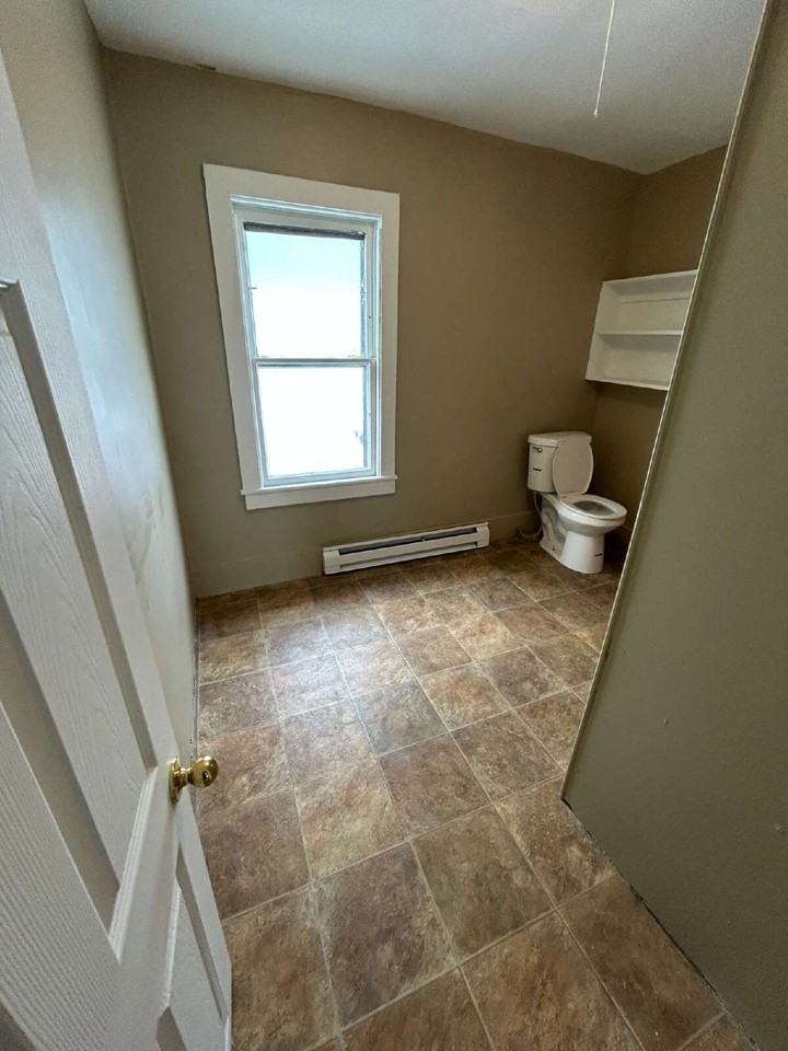 31 Hopkins St #2 - Photo 3 of 5