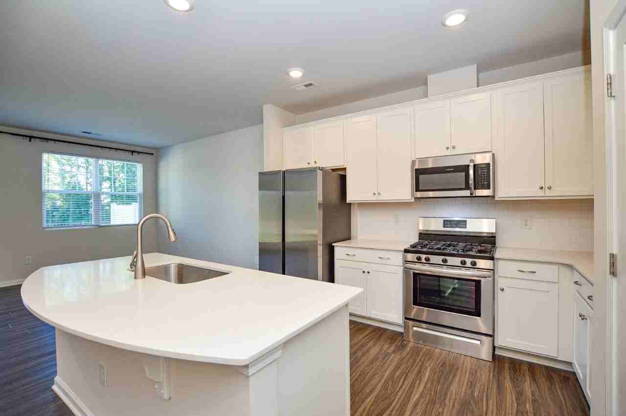 908 Park Bend Trl - Photo 5 of 25