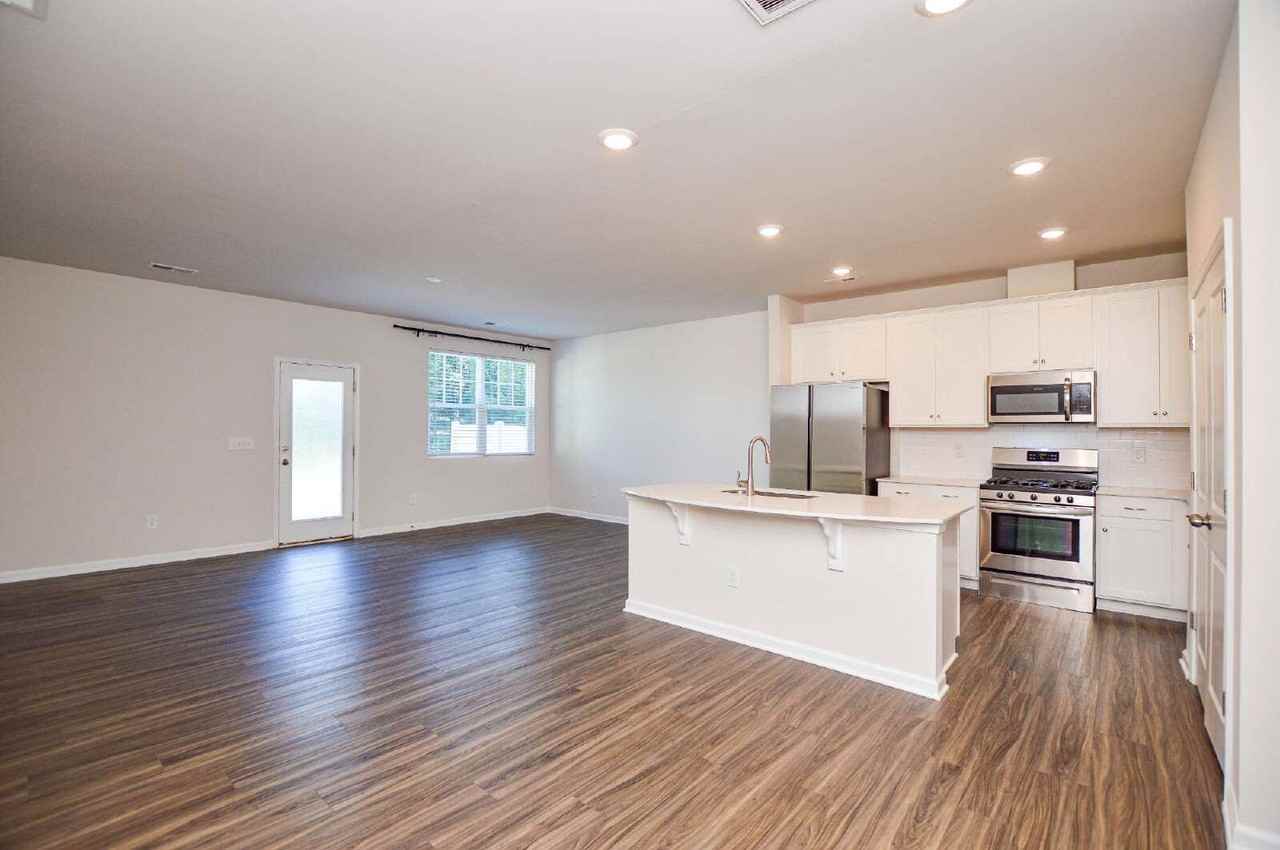 908 Park Bend Trl - Photo 7 of 25