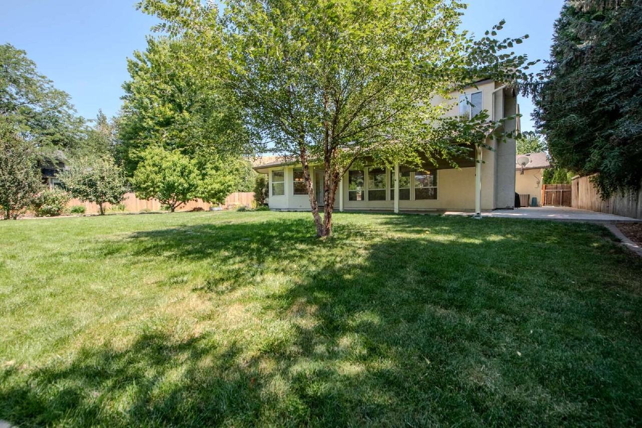 5643 N Citadel Way - Photo 2 of 20