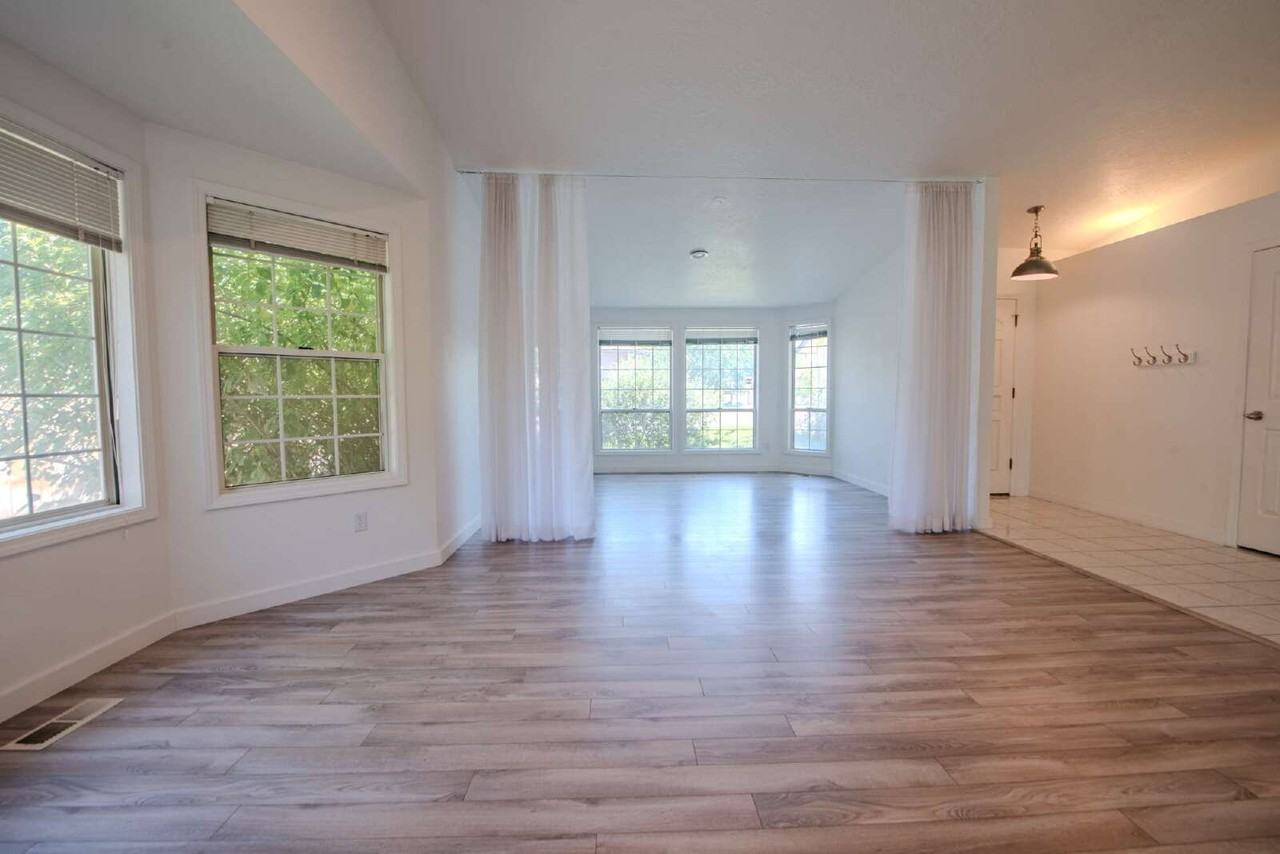 5643 N Citadel Way - Photo 7 of 20