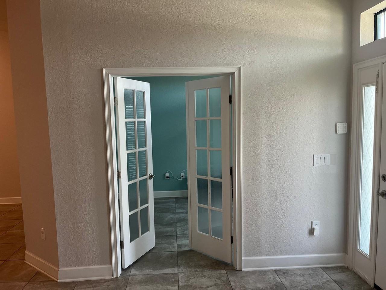 216 Heritage Park Ln - Photo 5 of 36