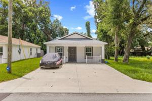 featured image of 1004 Nw 1st St