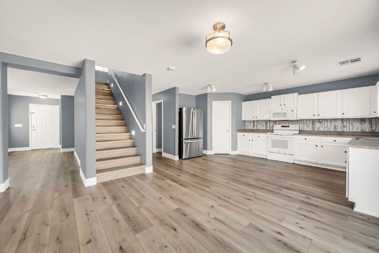 2422 E Olivine Rd - Photo 5 of 44