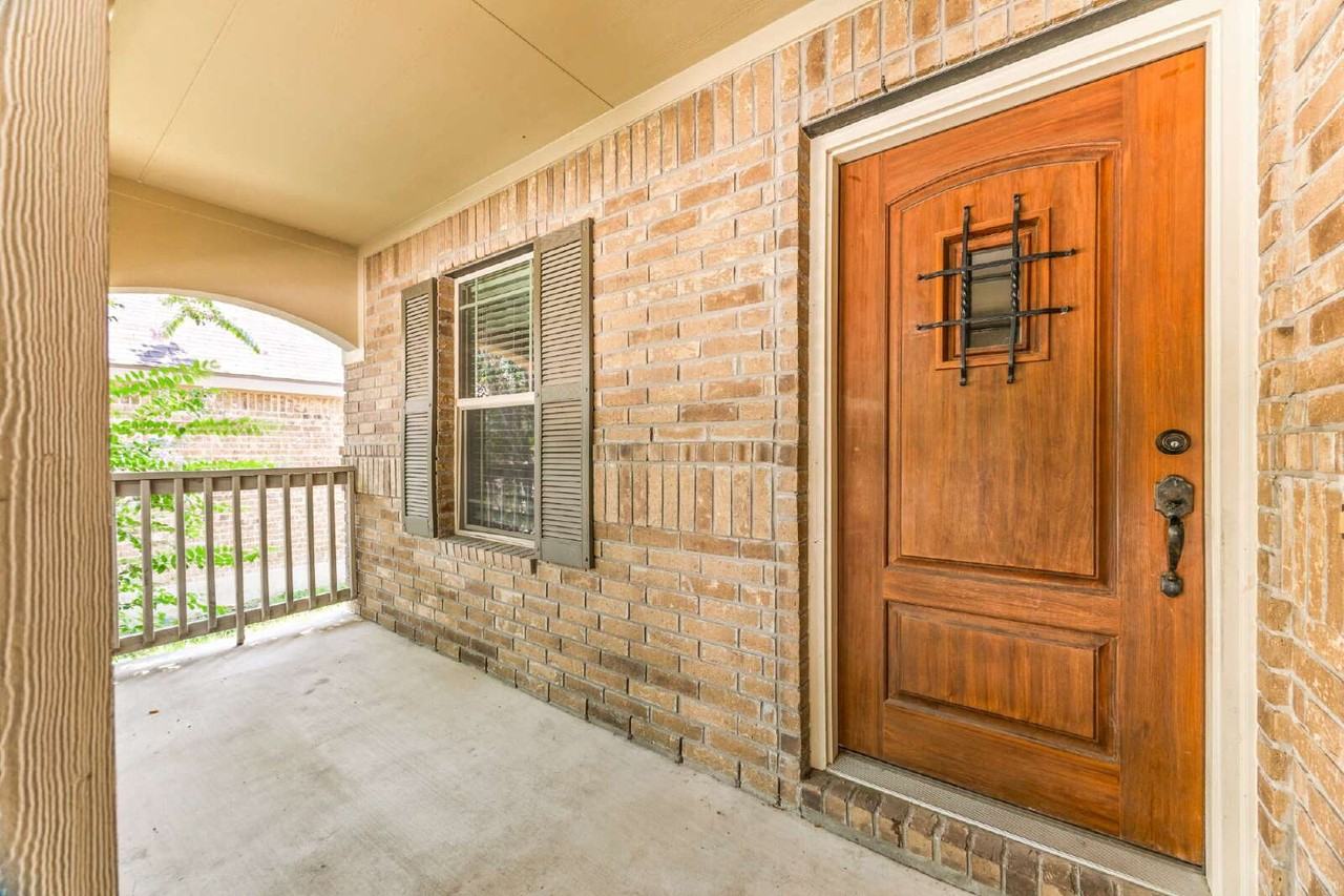 209 Rawhide Way - Photo 3 of 26