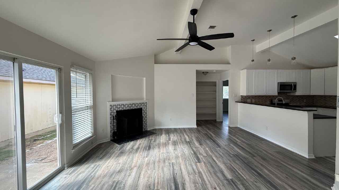 2111 Margalene Way - Photo 3 of 19